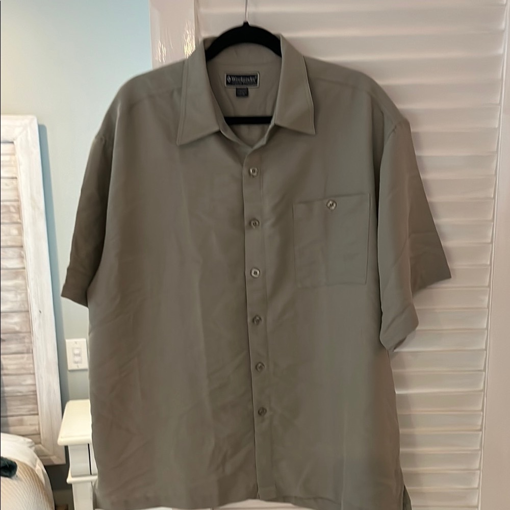 Weekenders Green Casual Button Down Shirt Lightweight Relaxed Fit